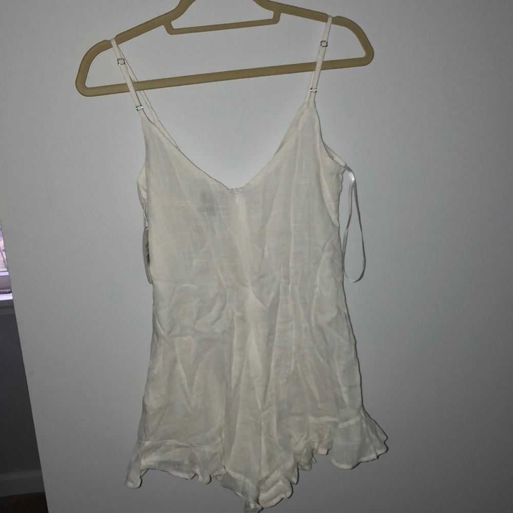 White romper - Picture 3 of 3
